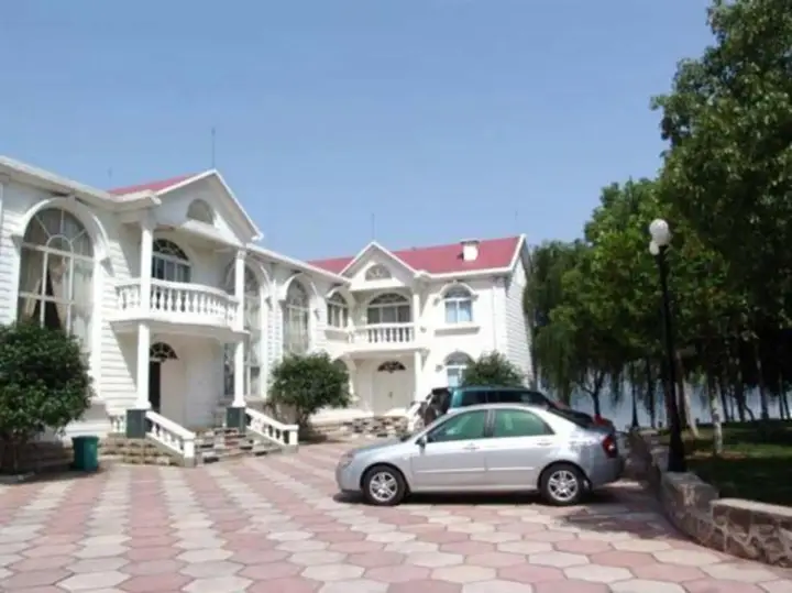 Ухань: Seaside City Resort Village
