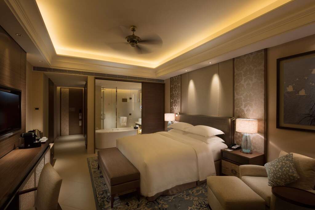 Хайкоу: Crowne Resort Spa  Beach Resort Hainan