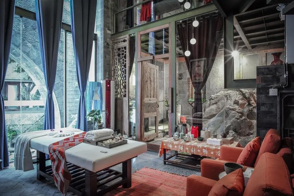 Дали: YangLiPing Art Hotel