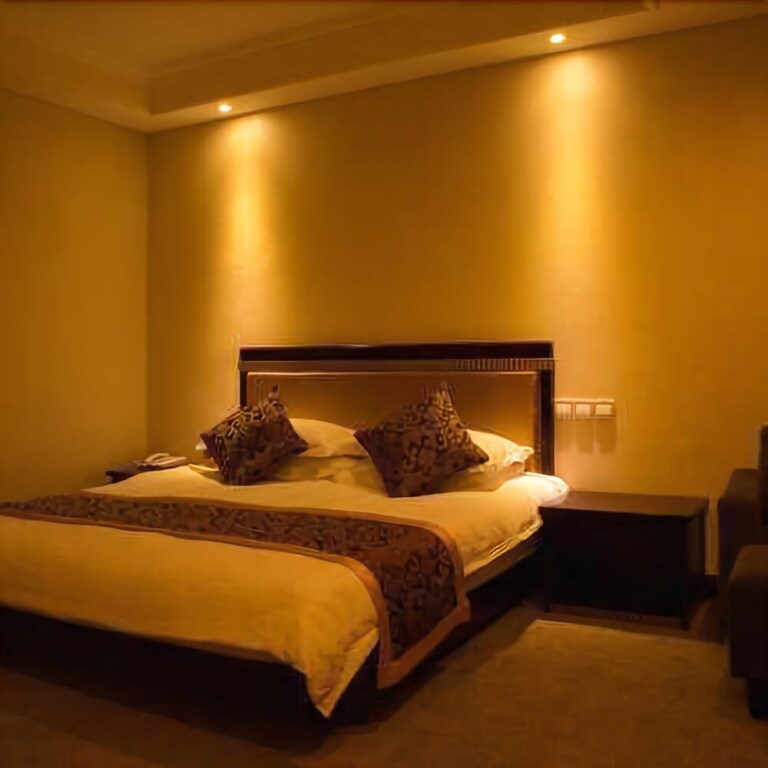 Хучжоу: Luqiu Holiday Hotel