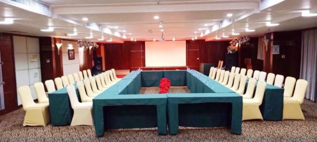Хайкоу: Maotai Yingbin Hotel (Haikou East High-speed Railway Station)