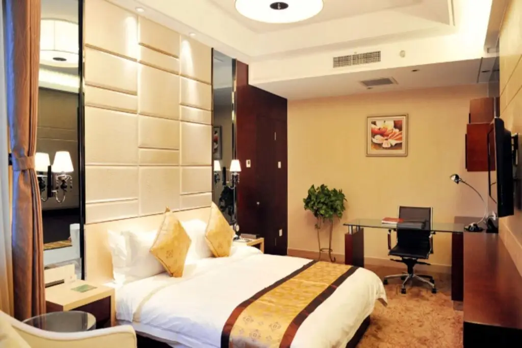 Shengli Shiyou Plaza Hotel Jinan — фото 1