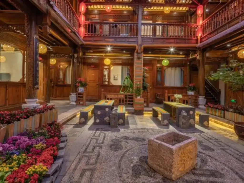 Лицзян: Jiuqi Fuxiang Inn (Lijiang Ancient City Dashuiche Branch)