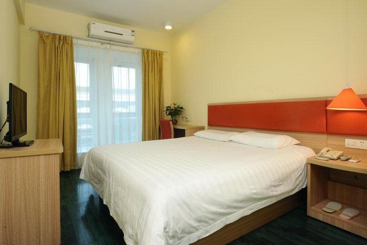 Нинбо: Home Inn Ningbo Huancheng West Road Railway Station
