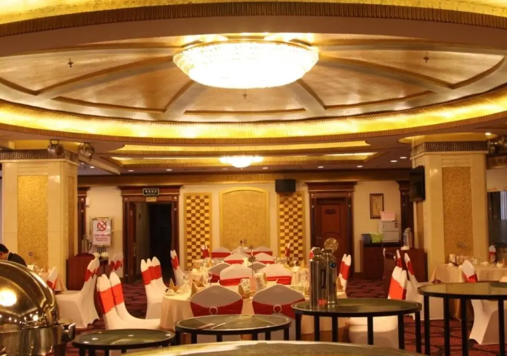 Циндао: Qingdao Sanfod Hotel