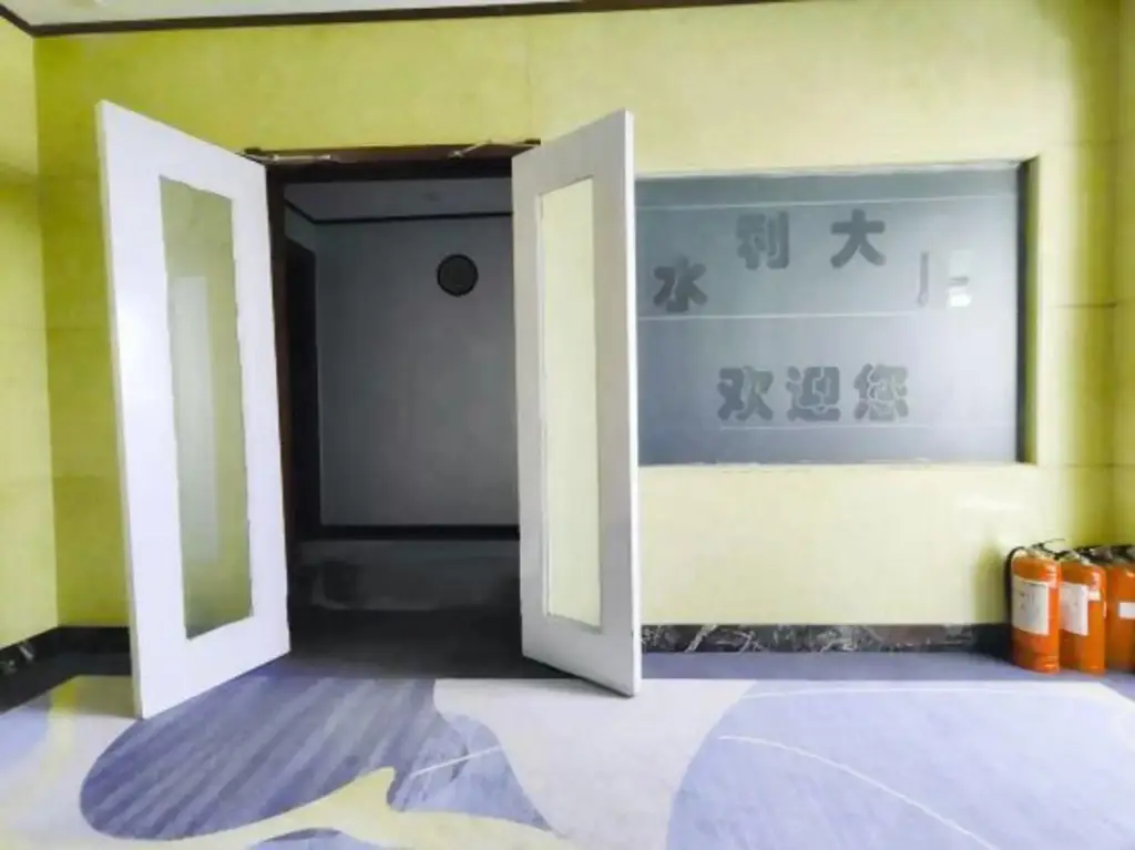 Тайюань: Taiyuan Water Conservancy Building Finance University North Campus Store