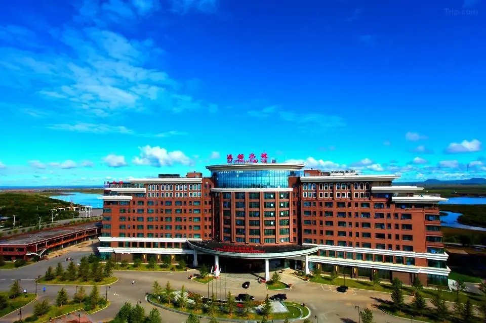 Hot Spring Leisure City International Hotel — фото 1