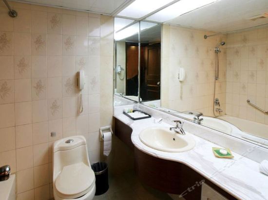 Уси: Concord Plaza Hotel