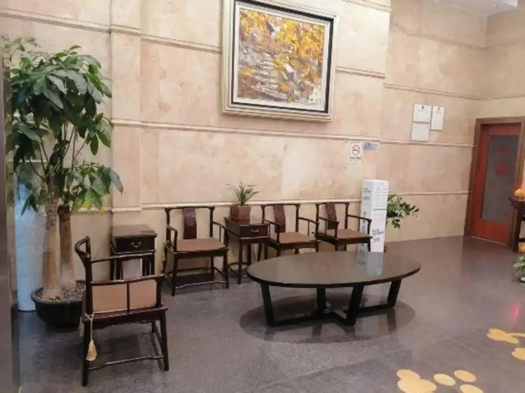 Фошань: Qiantu Business Hotel(San Shui Guang Chang Dian)