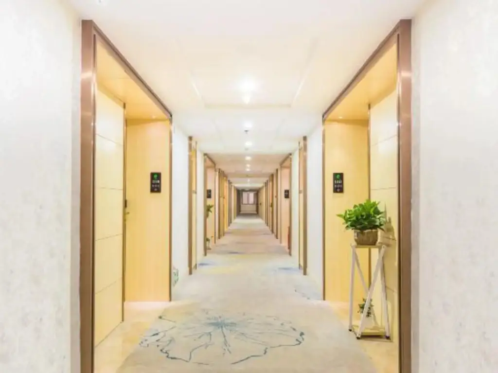 Фошань: Qiantu Business Hotel(San Shui Guang Chang Dian)