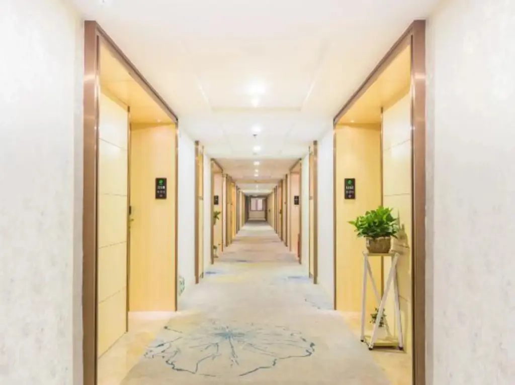 Фошань: Qiantu Business Hotel(San Shui Guang Chang Dian)