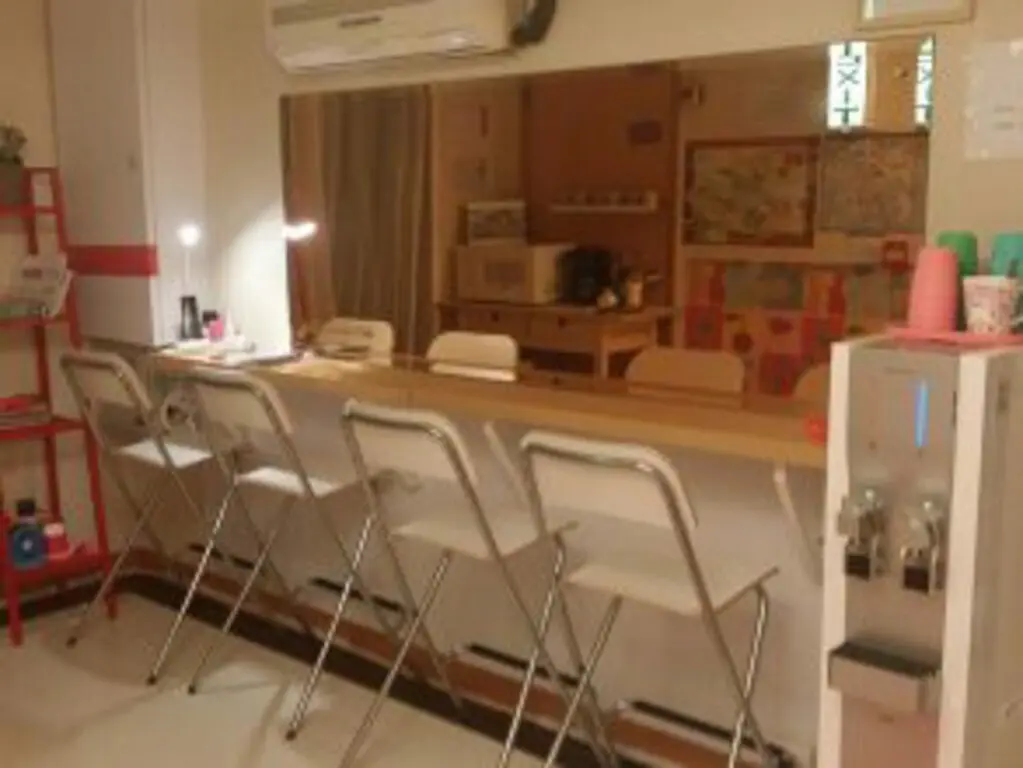 Гонконг: Hong Kong Friend's House