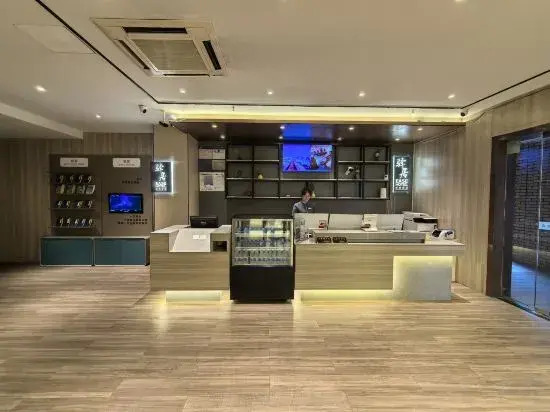Шанхай: Home Inn Huayi Selected Hotel (Shanghai National Convention and Exhibition Center Jiayi Road Branch)
