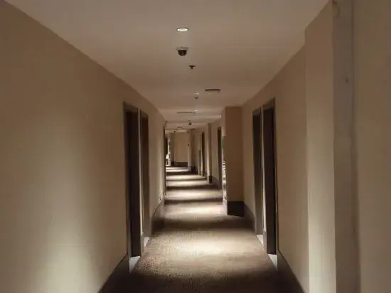 Шанхай: Home Inn Huayi Selected Hotel (Shanghai National Convention and Exhibition Center Jiayi Road Branch)