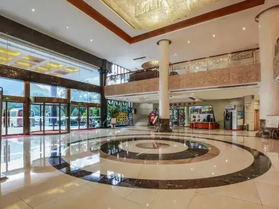 Тунжень: Jintan Square South Great Wall Hotel (Tongren Station Branch)