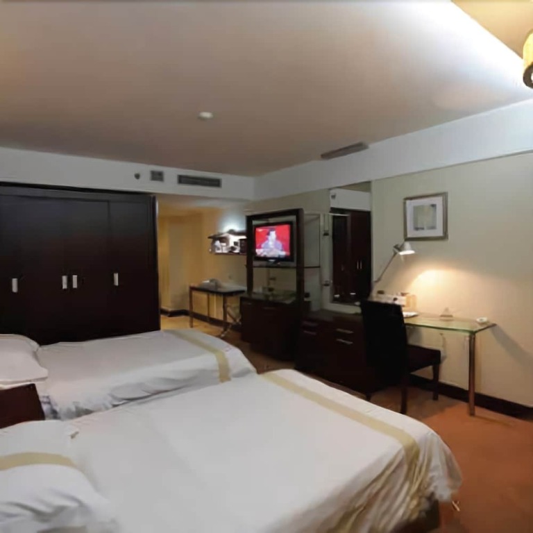 Бенгбу: New Century Hotel