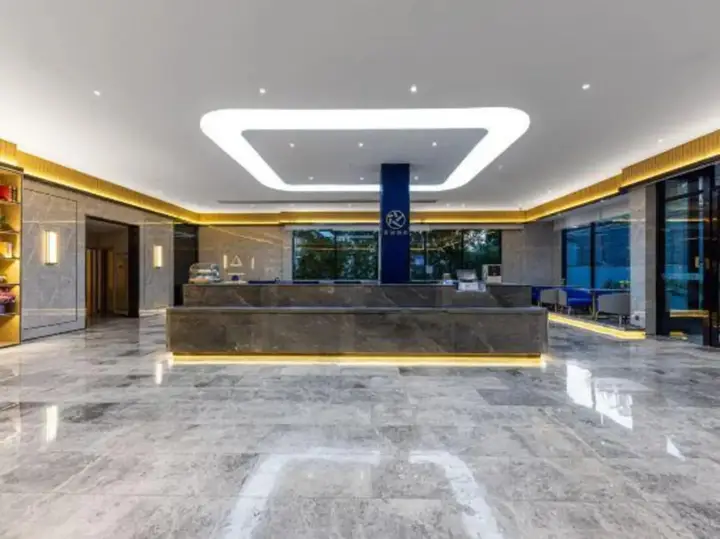 Фучжоу: Wangfu Hotel (Fuzhou Donghua University of Technology)