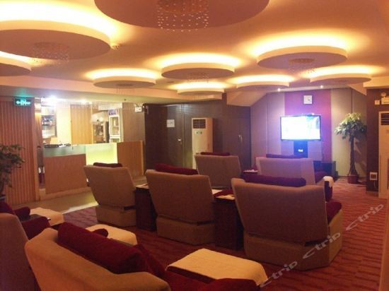 Фошань: 佛山金湖酒店