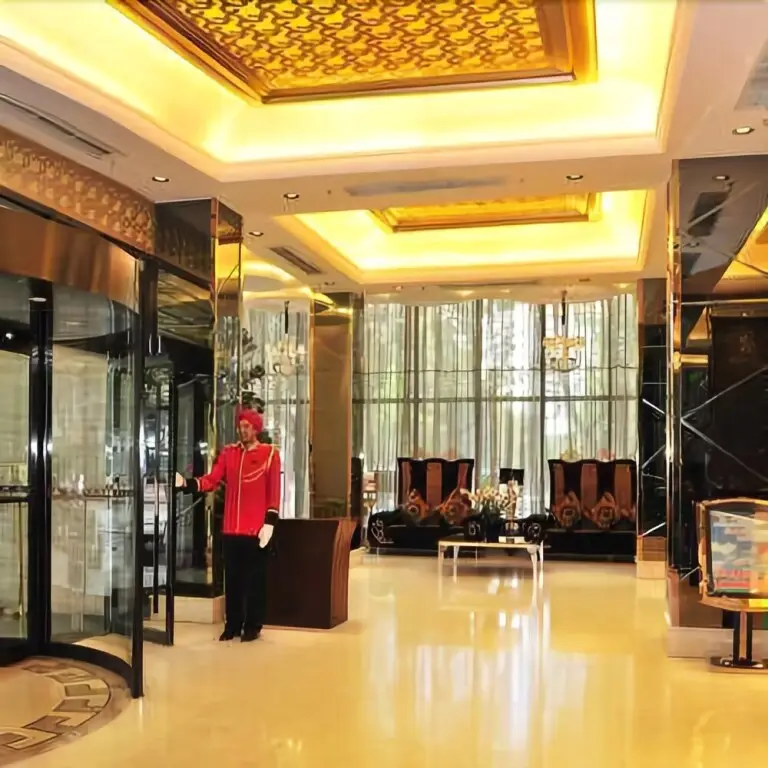 Chunqiu International Hotel - Guangyuan — фото 1