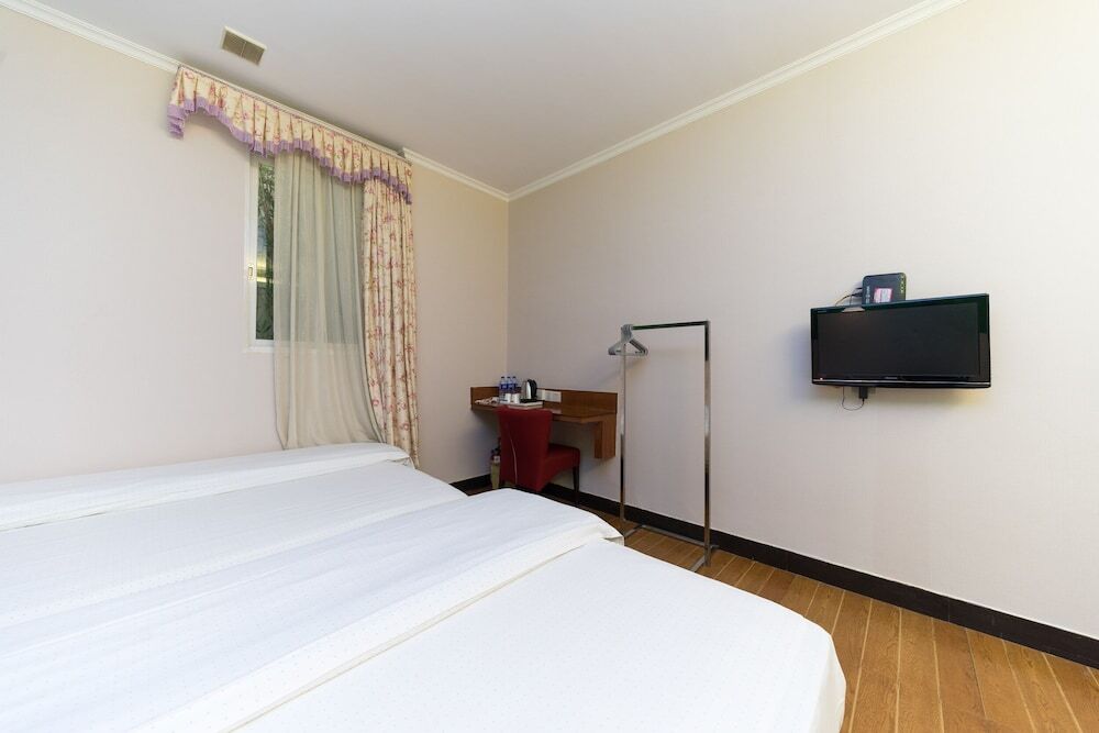 Гуанчжоу: Wenxing Hotel(Guangzhou Ouzhuang Metro Station Zhongshan Ophthalmologist)