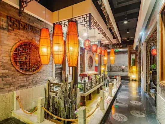 Лешан: Jinye Hotel (zhanggongqiao Food Street)