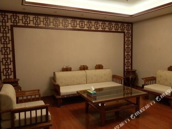 Тайан: Shijia Hotel (Taishan Railway Station Shandong Agricultural University Branch)
