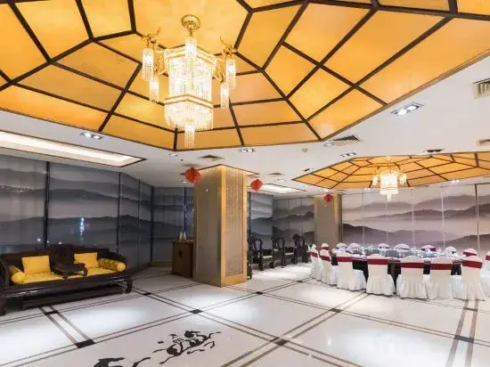 Luban Hotel — фото 1