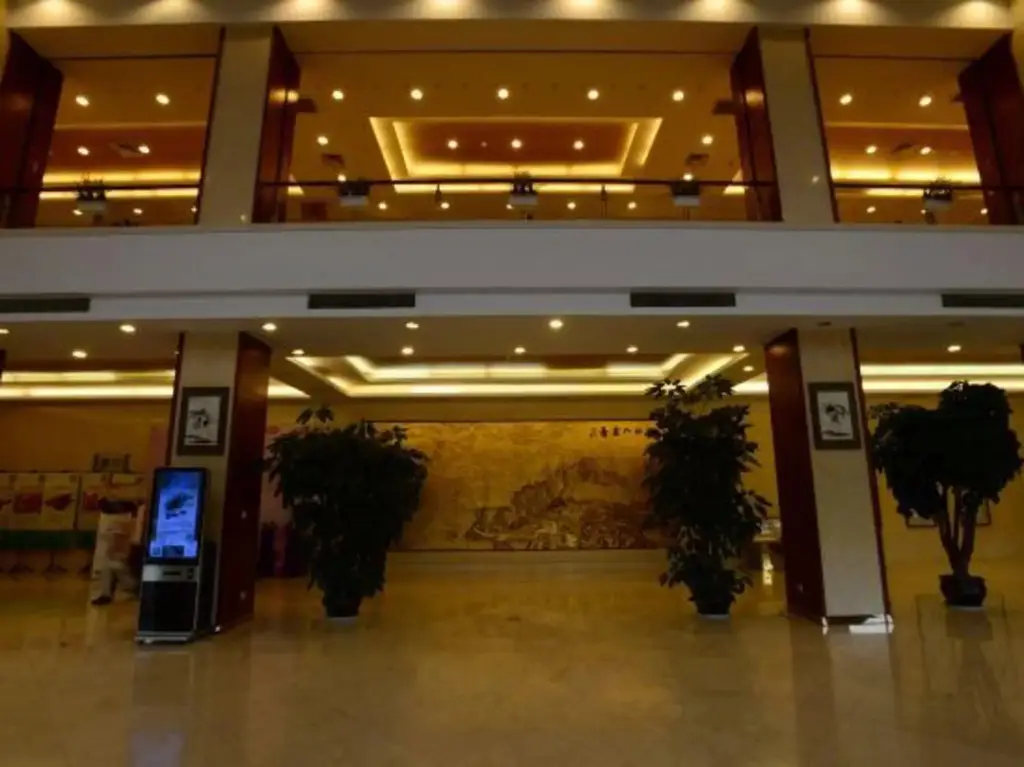 Уси: Jinhu Hotel