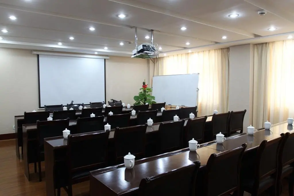 Юэян: Dongfanghong Ruika Hotel