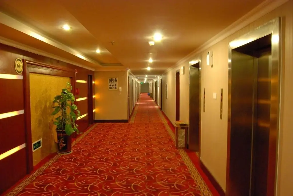 Dongfanghong Ruika Hotel — фото 1