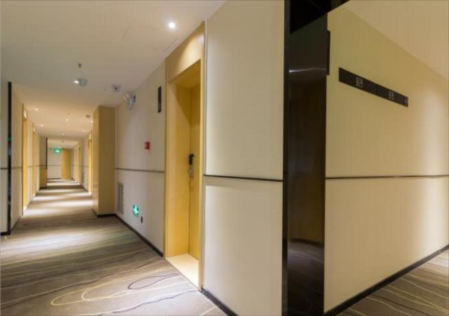 Циндао: City Comfort Inn Qingdao Yinhai Dashijie