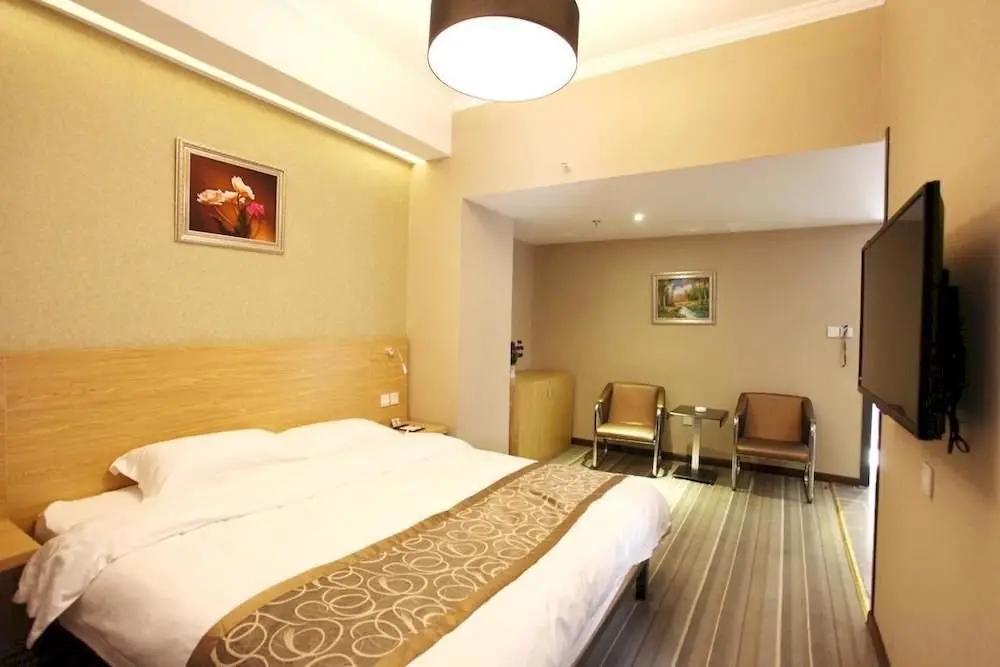 Чжэнчжоу: Super 8 Zhengzhou Jinshuilu Jingyilu