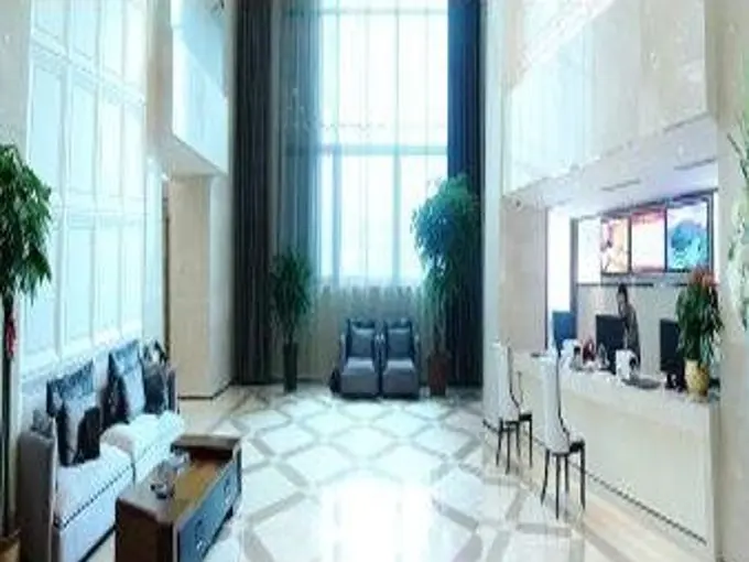 Чжэнчжоу: Super 8 by Wyndham Zhengzhou Railway Station Square