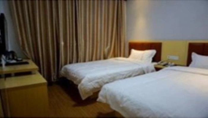 Шанхай: Super 8 Shanghai Nanjing Lu Walking Street First One