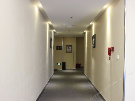 Шэньян: Super 8 Hotel Shenyang Railway Station Tai Yuan Jie