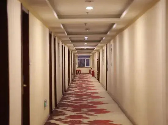 Цзиньчжоу: Super 8 Hotel Jinzhou Jin Hua