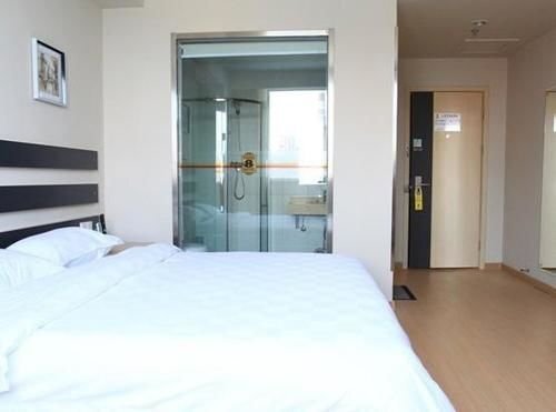 Шицзячжуан: Super 8 Hotel Shijiazhuang New Railway Station Wes