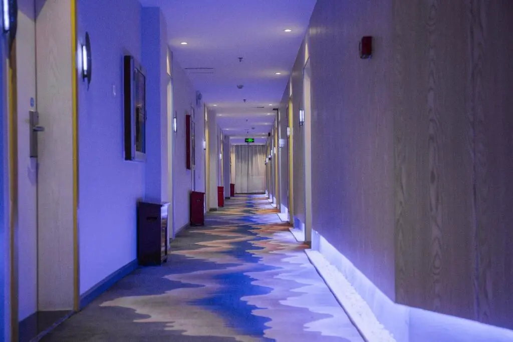 Шэньчжэнь: Hanting Hotel Shenzhen Longgang Nanlian Metro Station