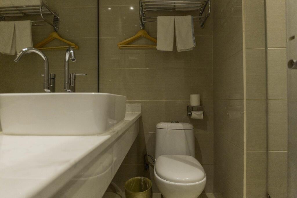 Шэньчжэнь: Hanting Hotel Shenzhen Longgang Nanlian Metro Station