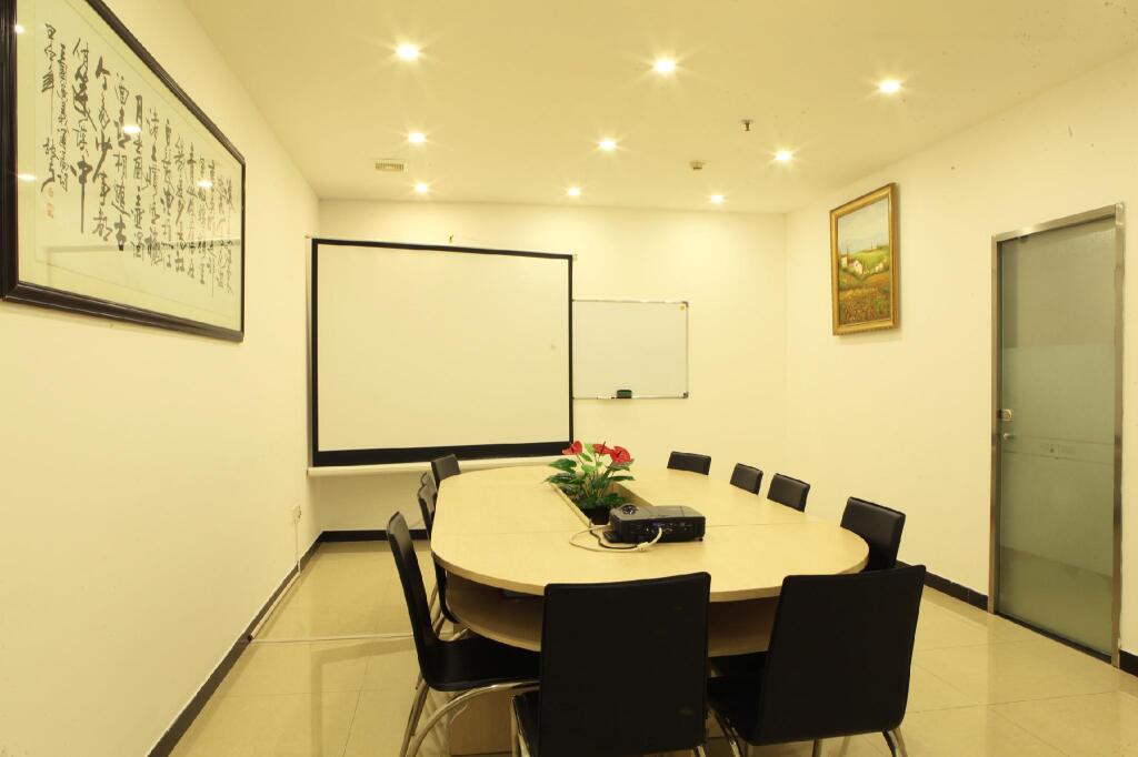 Шэньчжэнь: Hanting Hotel Shenzhen Longgang Nanlian Metro Station