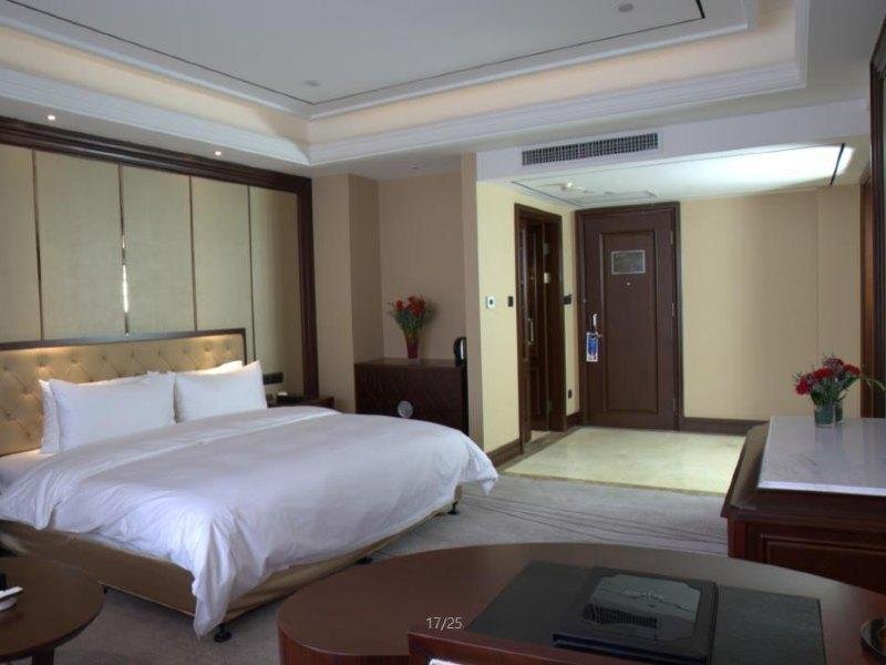 Наньчан: Galactic Garden International Hotel