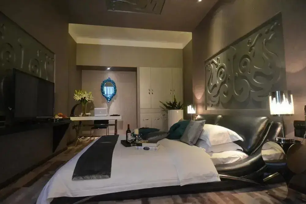 Дали: Dali N-Hotel