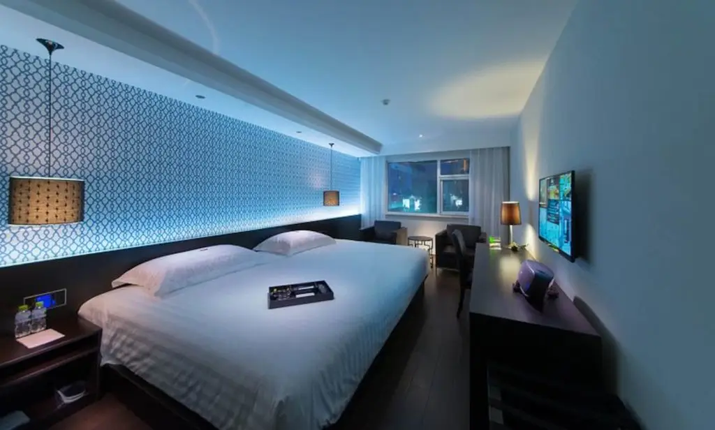 Циндао: Orange Hotel Select Qingdao Wusi Square