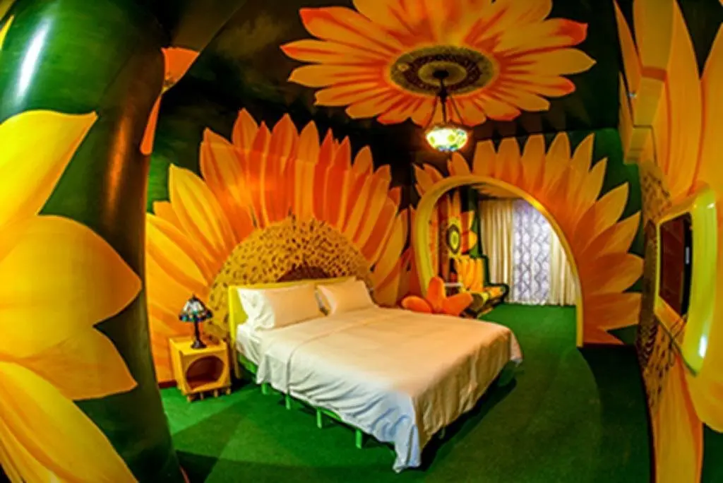 Чэнду: DREAM COLOR Theme Hotel