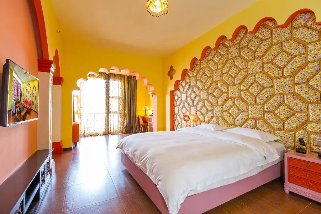 Чэнду: DREAM COLOR Theme Hotel