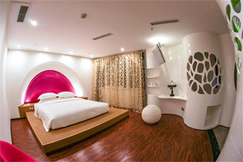 Чэнду: DREAM COLOR Theme Hotel