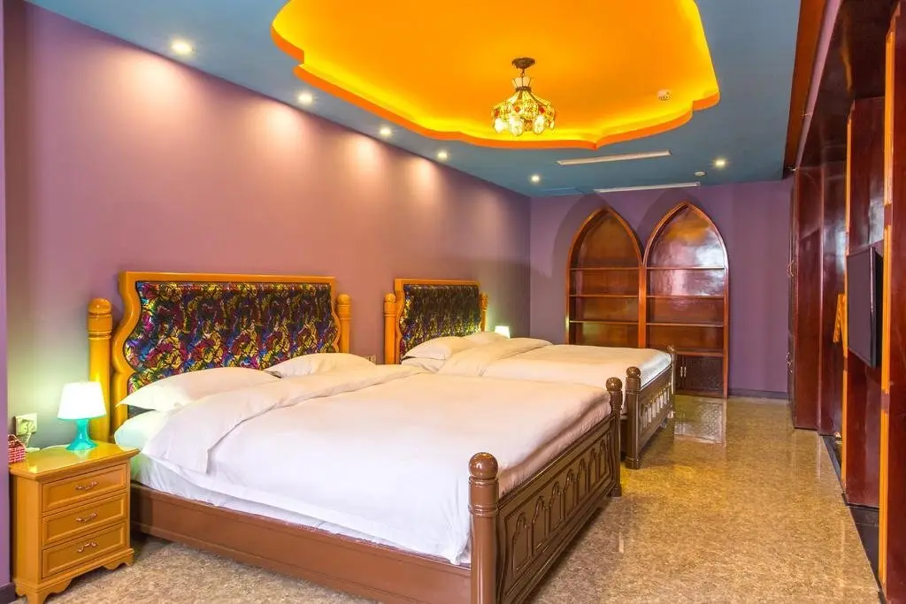Чэнду: DREAM COLOR Theme Hotel