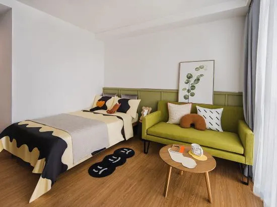 Шанхай: baseLITE-WESTBUND Serviced Apartment