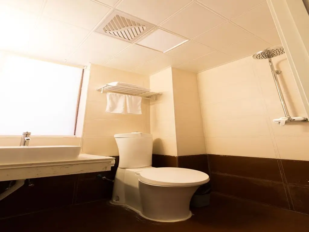 Циндао: Jingyuan Zhishang Design Hotel (Qingdao May Fourth Square Olympic Sailing Center)