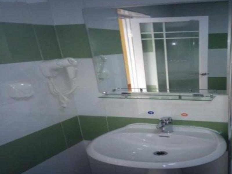 Дэхун: 7 Days Inn Dehong Mangshi Tuanjie Street Branch